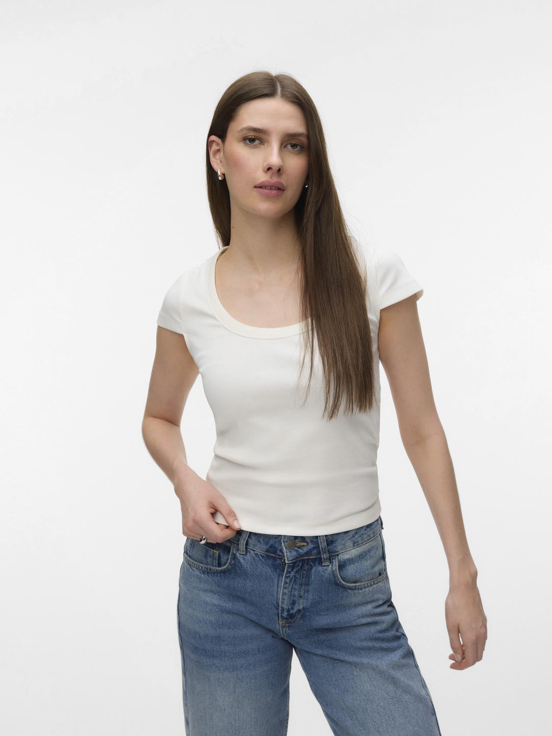 model_shot-detail